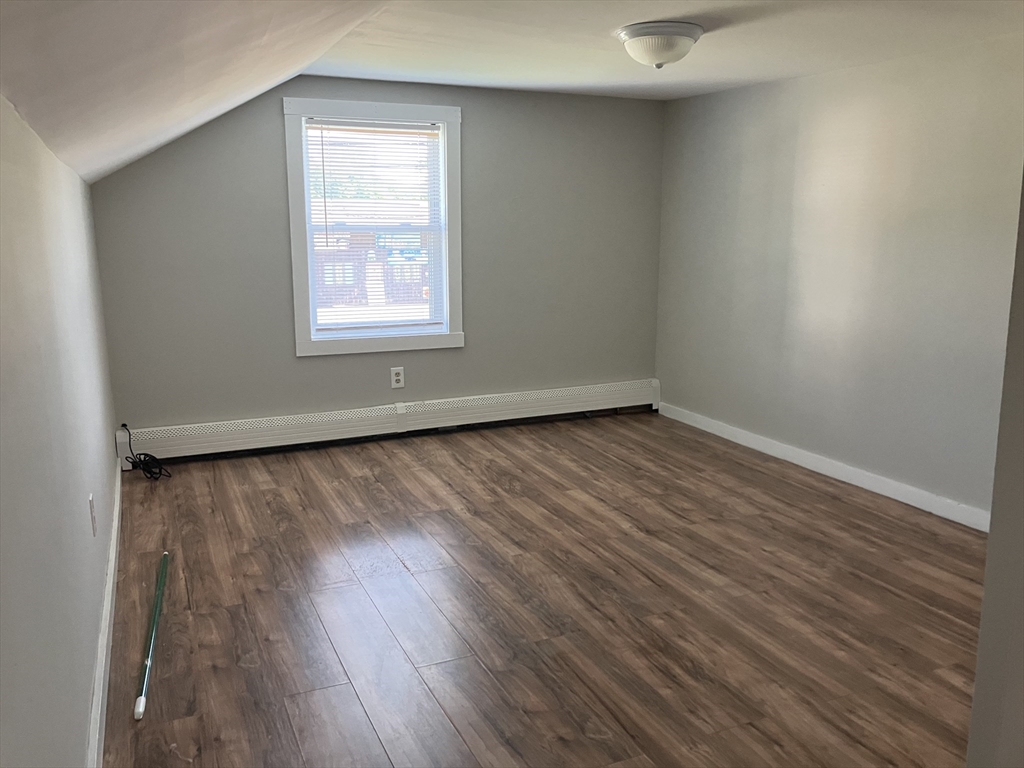 524 Walker St Property Photo 18
