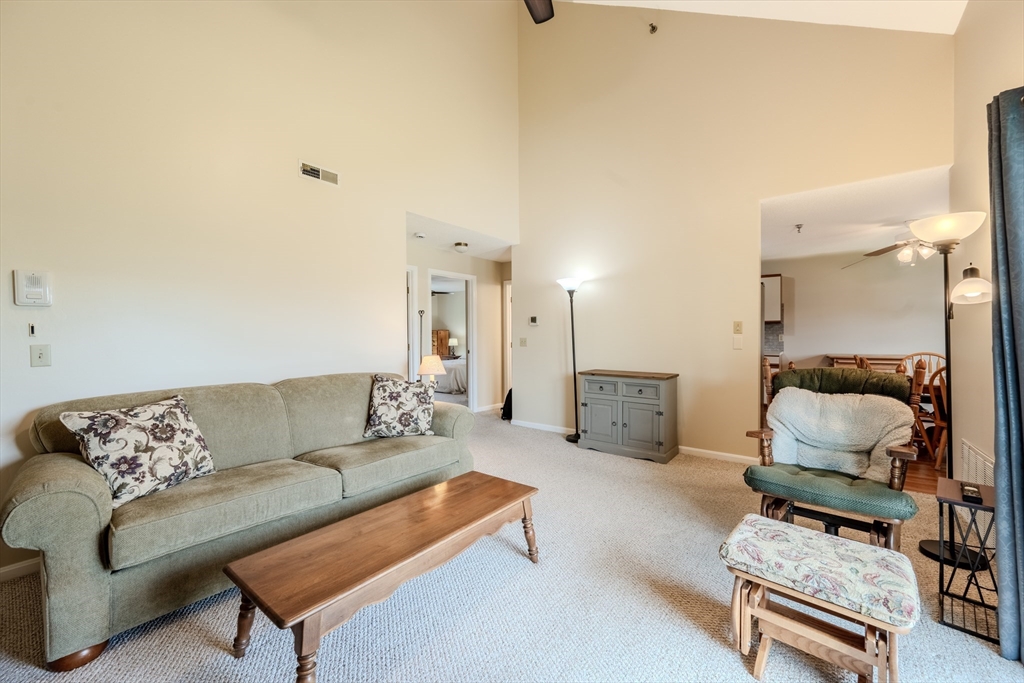 64 Tennis Plaza Rd # 4 Property Photo 11