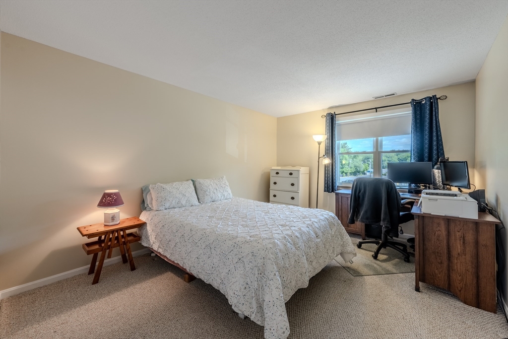 64 Tennis Plaza Rd # 4 Property Photo 13