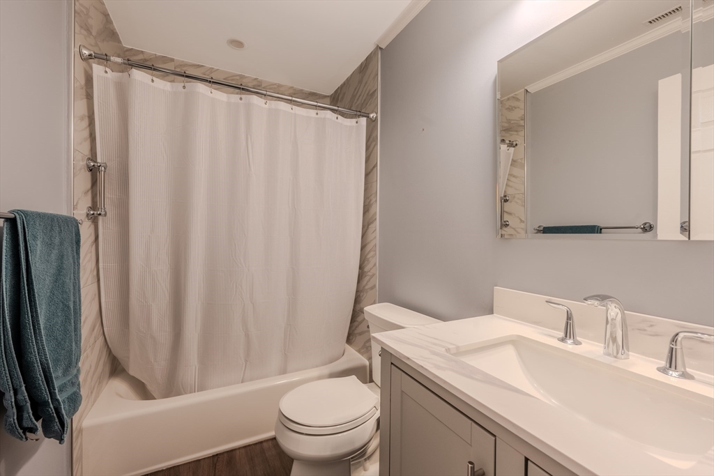 64 Tennis Plaza Rd # 4 Property Photo 15