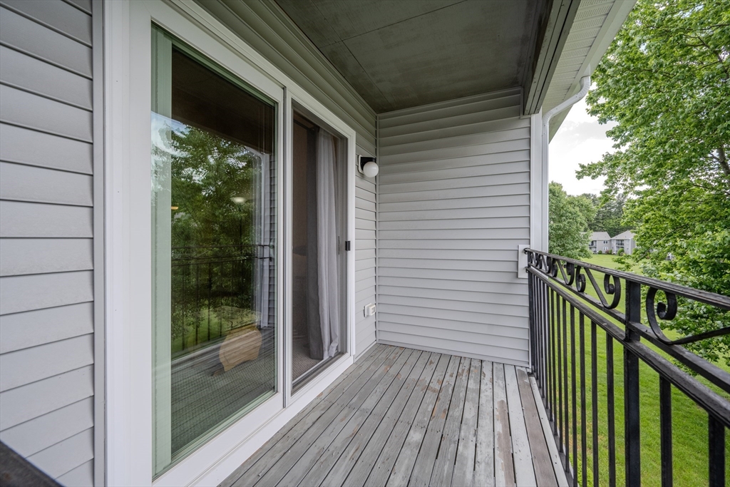 64 Tennis Plaza Rd # 4 Property Photo 18