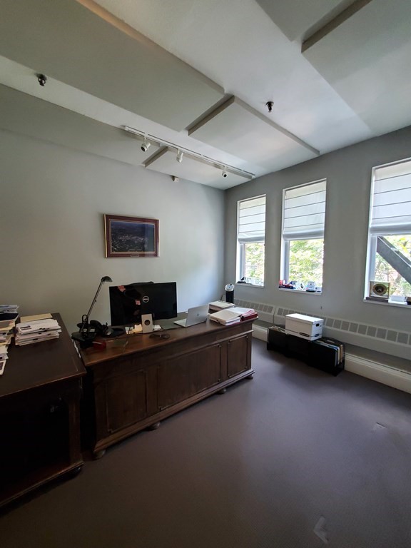 323 Newbury Street Property Photo 5