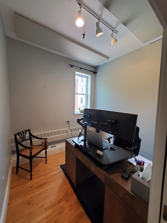 323 Newbury Street Property Photo 6