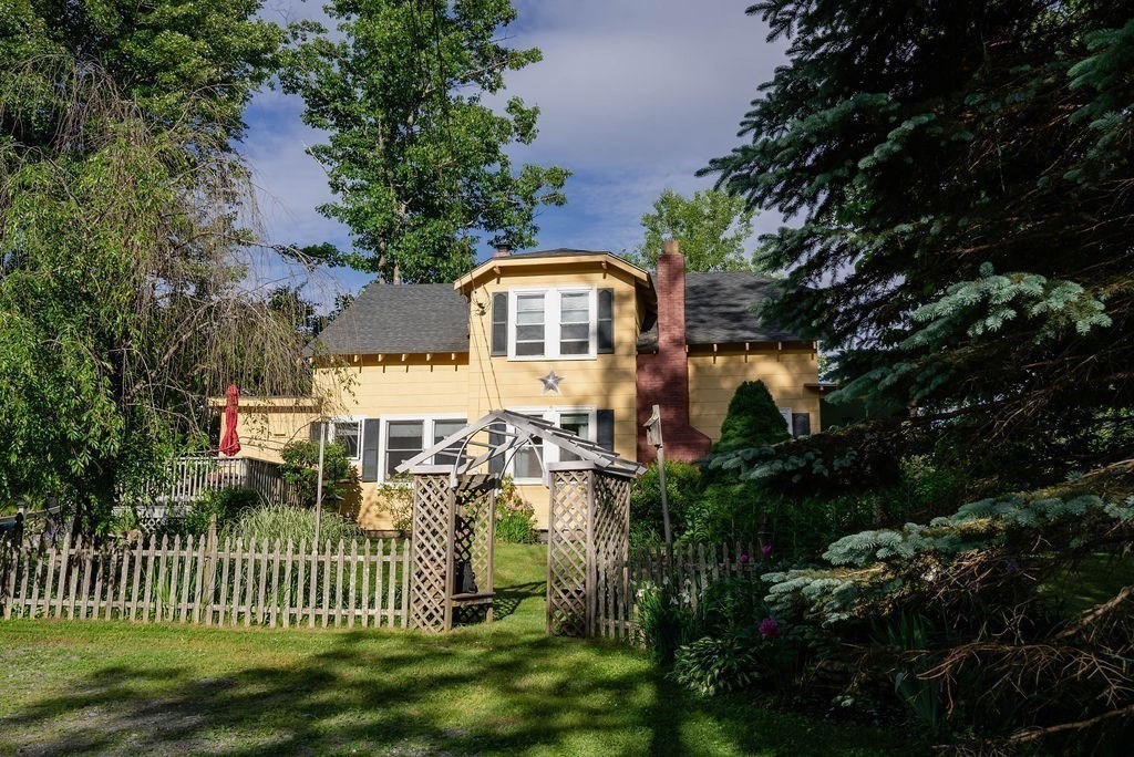 1345 Rindge Rd Property Photo 4