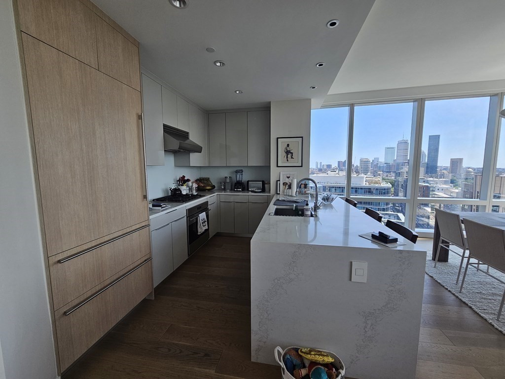 188 Brookline Avenue # 20j Property Photo 4