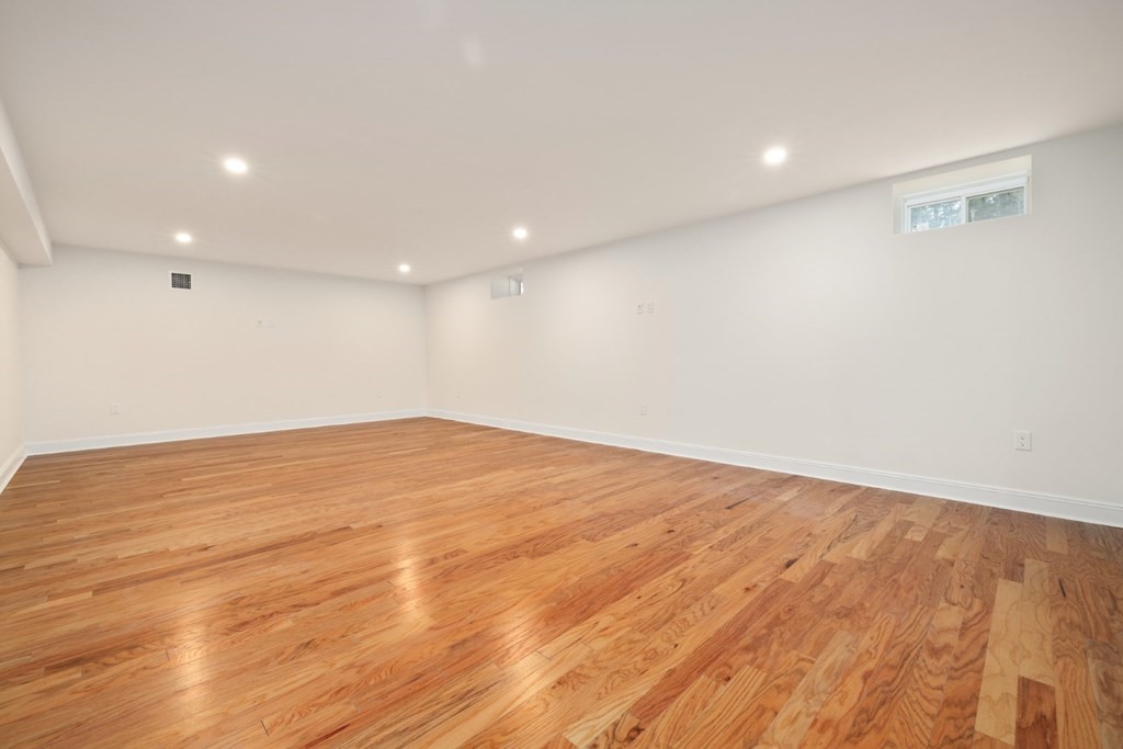 333 Perkins Row Property Photo 13