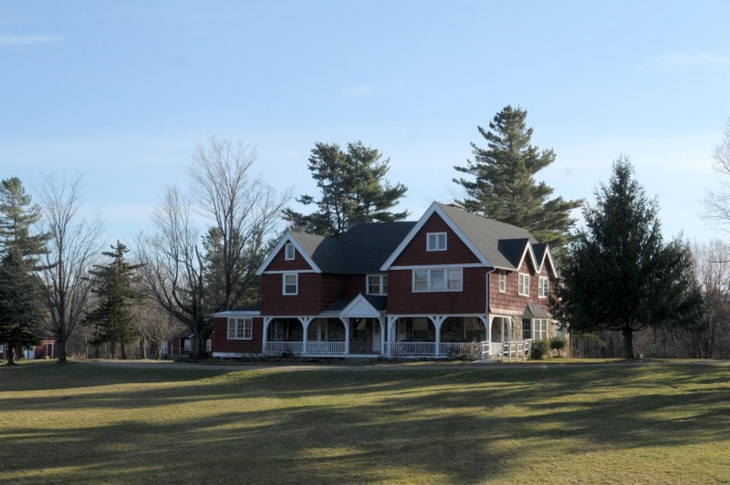 885 Washington Mt. Rd. Property Photo 1
