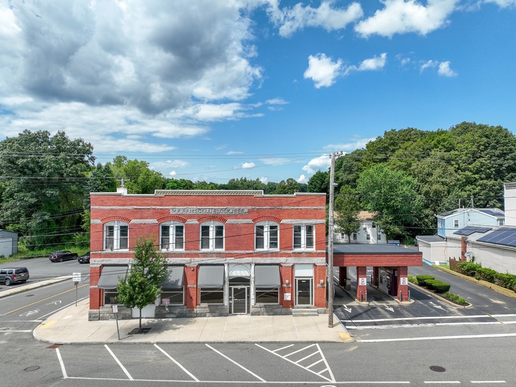 968 Main St Property Photo 1