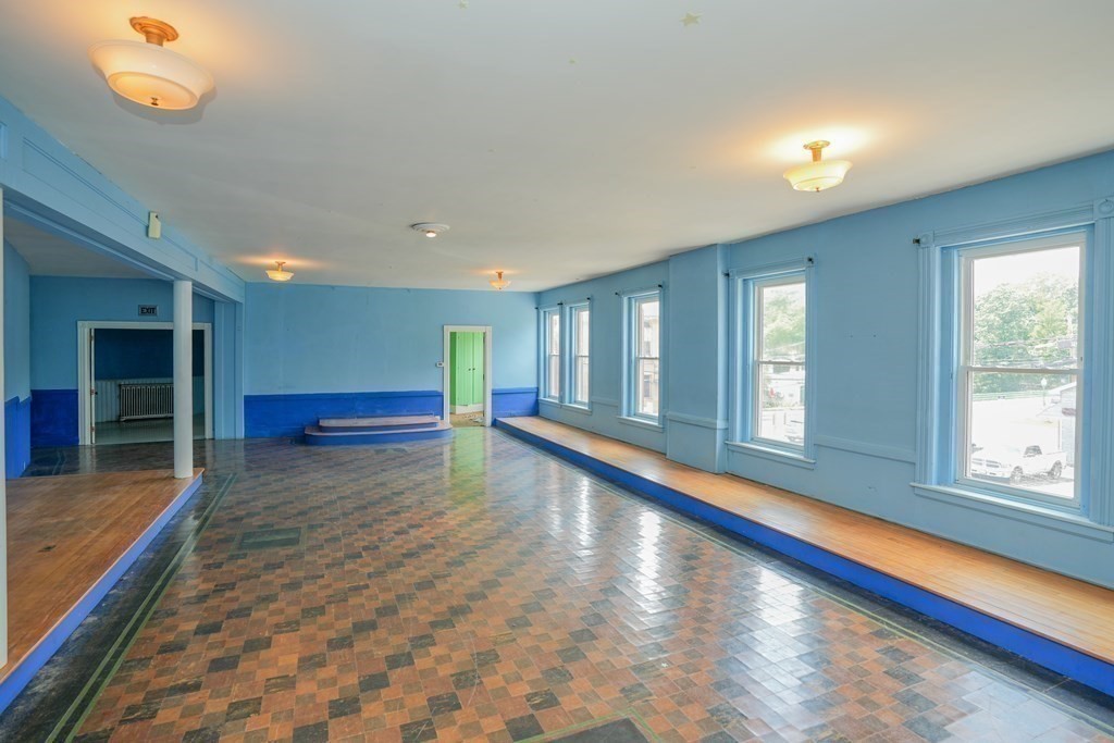 968 Main St Property Photo 31