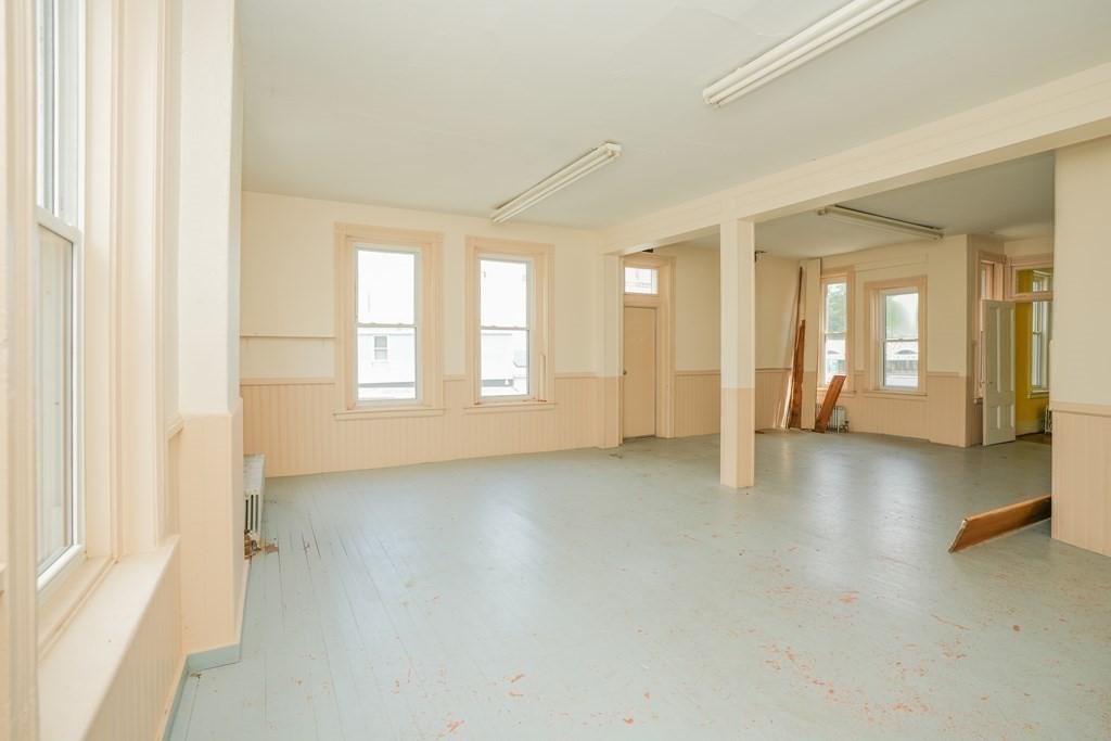968 Main St Property Photo 34