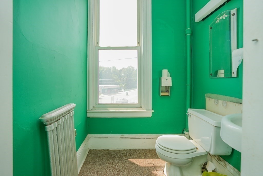 968 Main St Property Photo 36