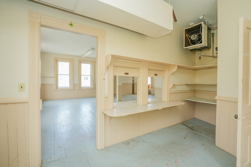 968 Main St Property Photo 37
