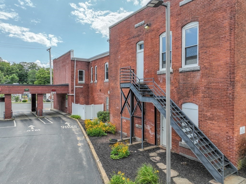 968 Main St Property Photo 39
