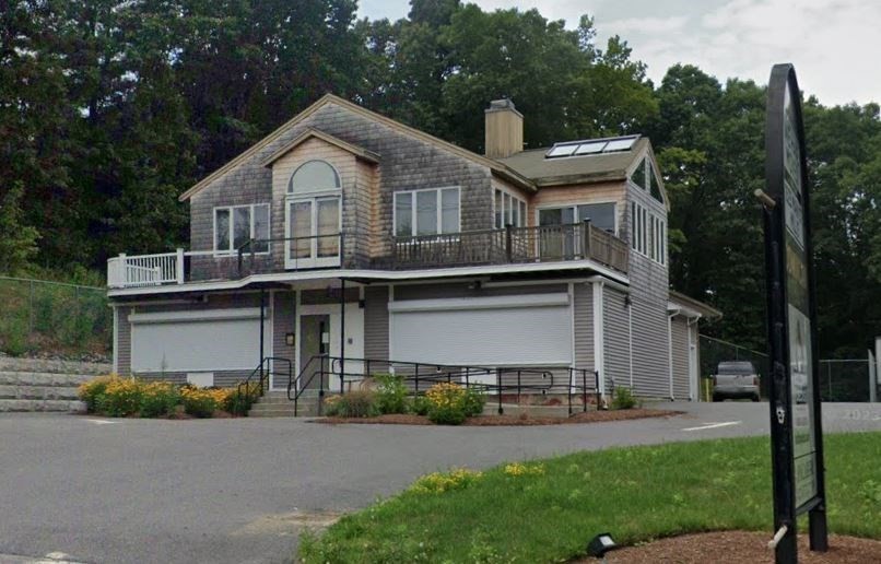 255 Turnpike Rd Property Photo 1