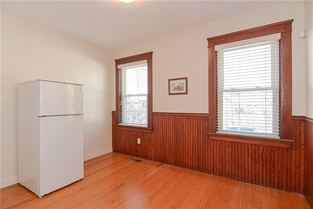 468 Warren Ave Property Photo 17