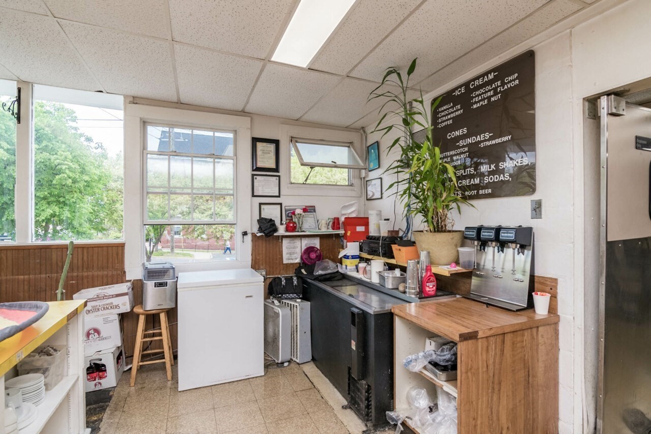 7 Avenue A Property Photo 18