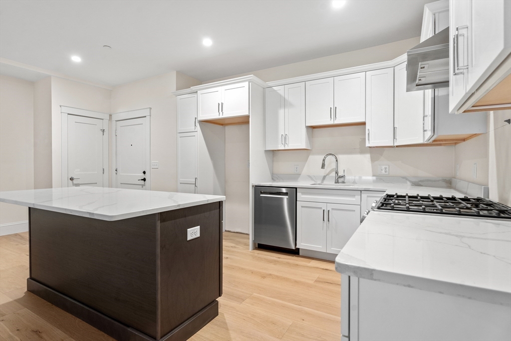 134 Court St # 18 Property Photo 4