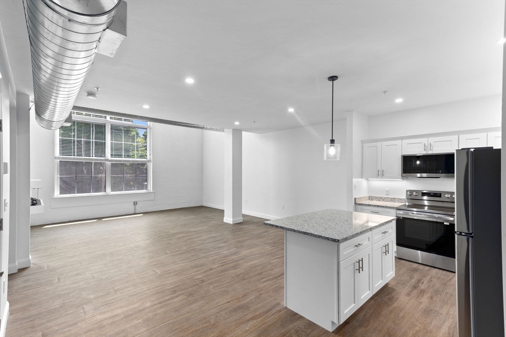8 Lincoln Street # 215 Property Photo 6