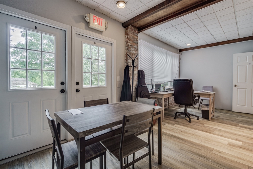 2589 Boston Road Property Photo 6