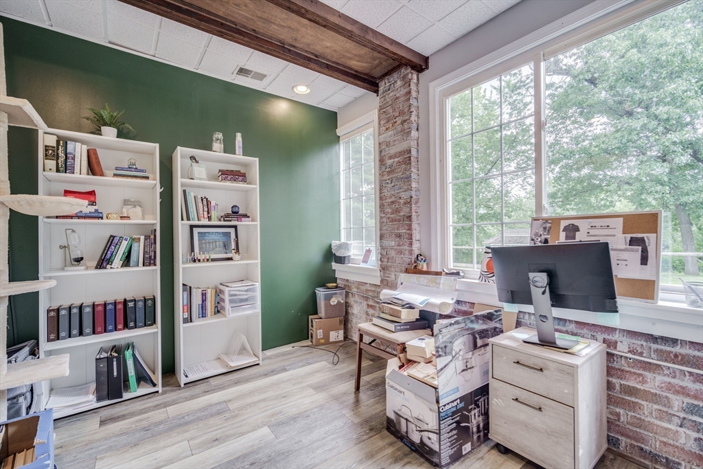 2589 Boston Road Property Photo 8
