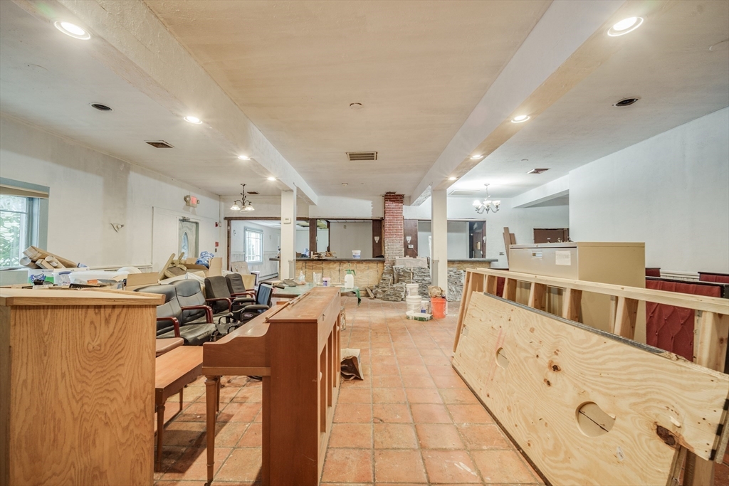 2589 Boston Road Property Photo 16