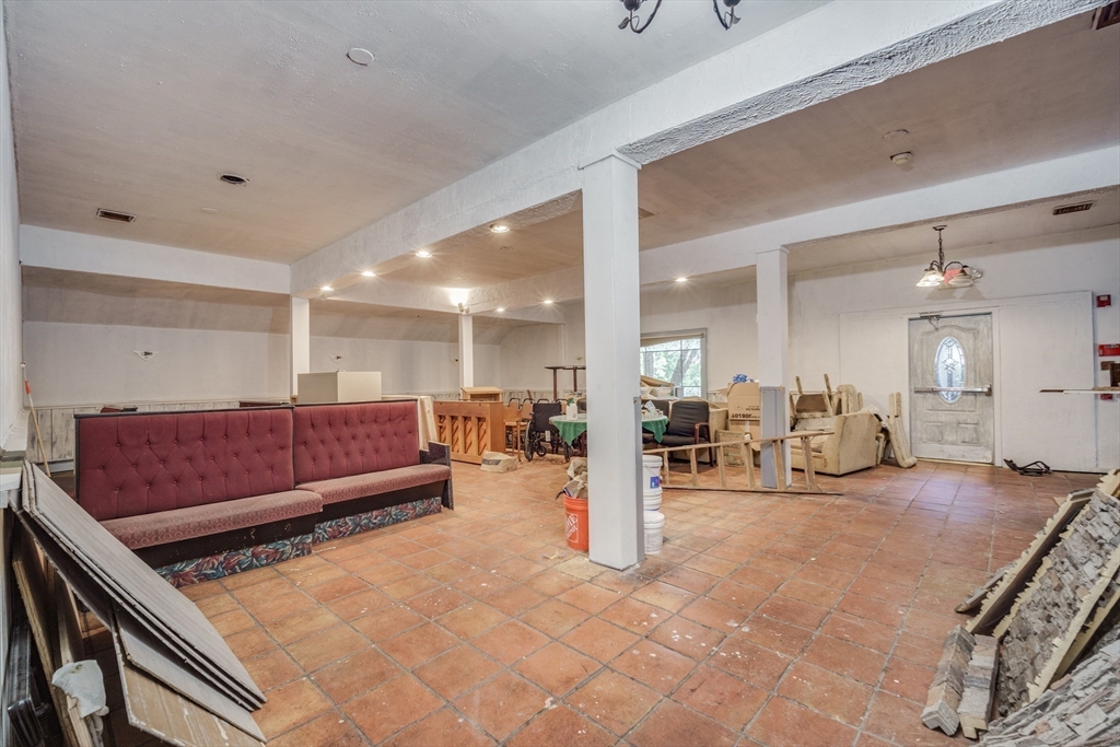 2589 Boston Road Property Photo 17