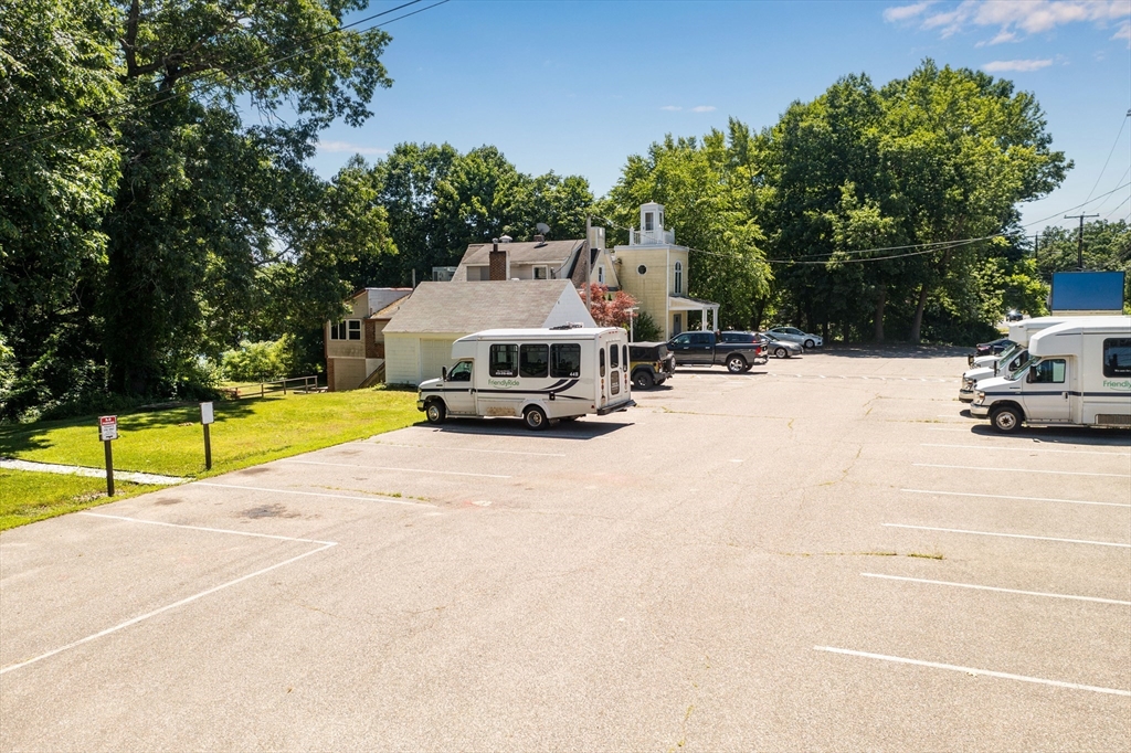 2589 Boston Road Property Photo 34