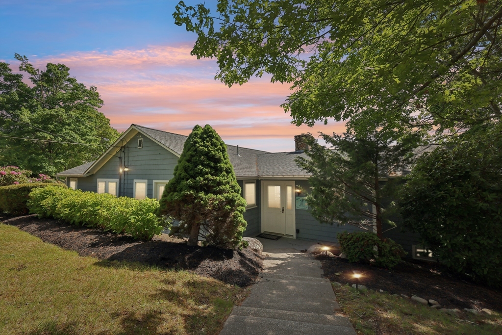 57 Oak St Property Photo 1