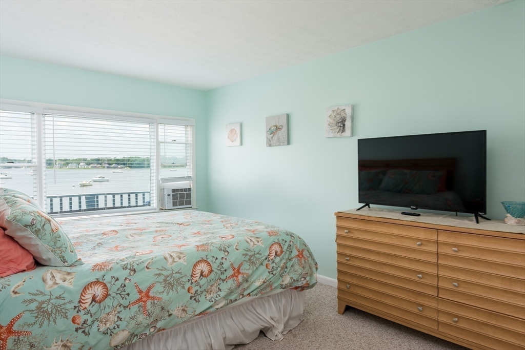 57 Oak St Property Photo 14