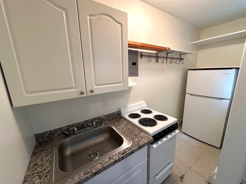 278 Harvard # 4 Property Photo 5