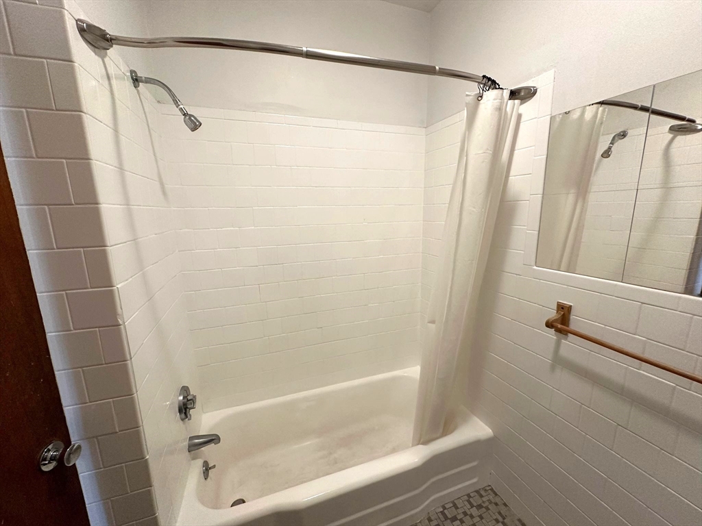 278 Harvard # 3 Property Photo 8