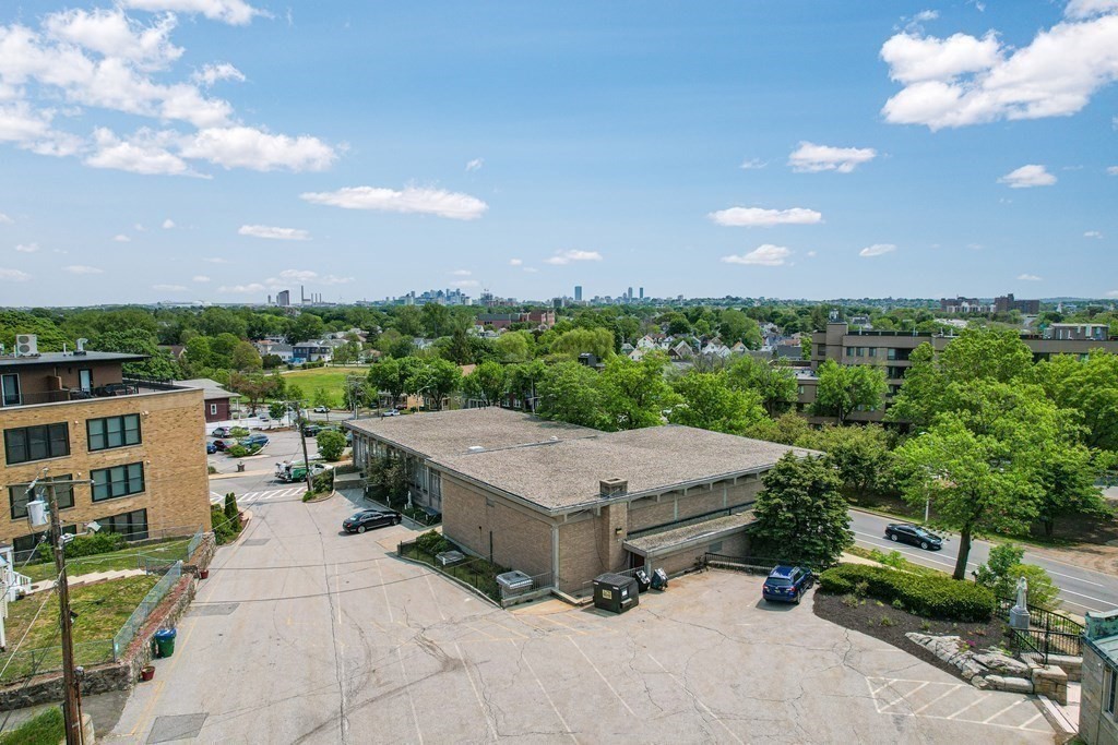 401 Fellsway West Property Photo 4