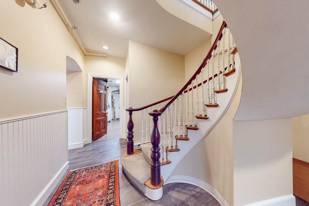 160 Commonwealth # L7 Property Photo 5
