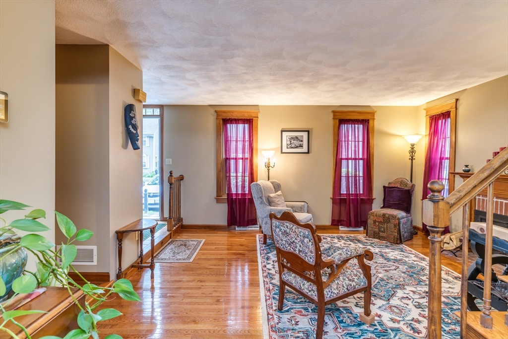 275 Wellman Ave # 275 Property Photo 6