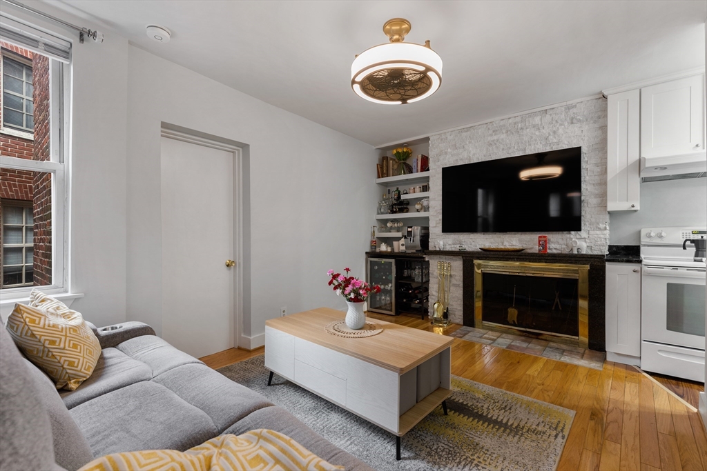 1 Belgravia Pl # 4 Property Photo 1