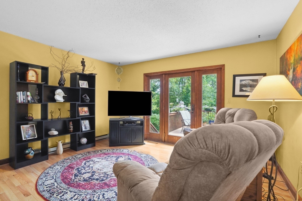 33 Homestead Ave Property Photo 8