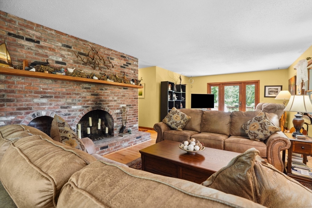 33 Homestead Ave Property Photo 10