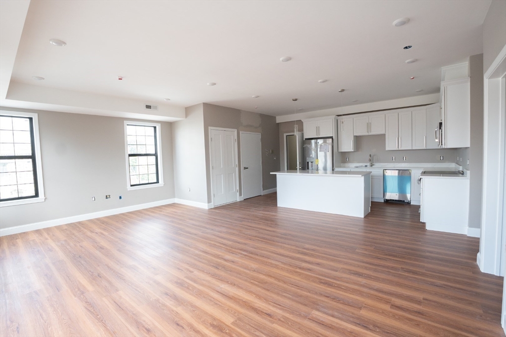 13 Nahant Street # 2a Property Photo 3
