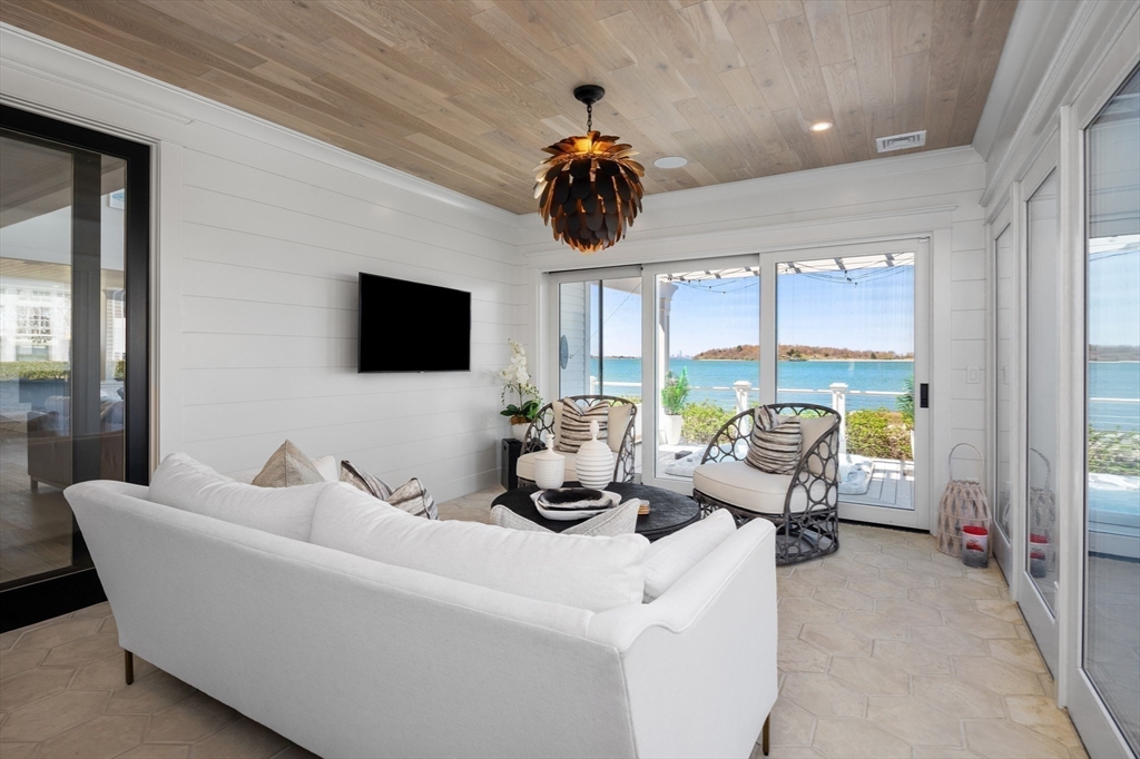 2 Beach Ln Property Photo 16