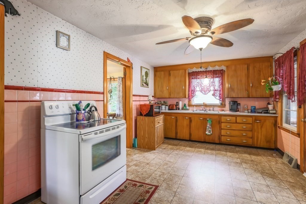 62 Riverlin St Property Photo 3