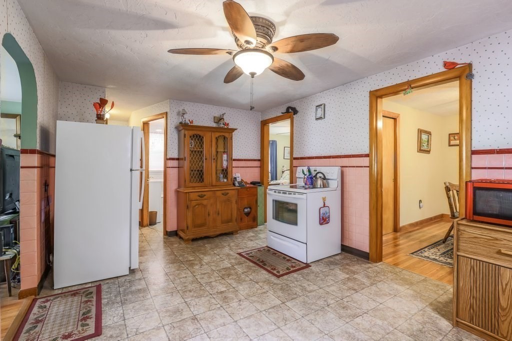 62 Riverlin St Property Photo 4