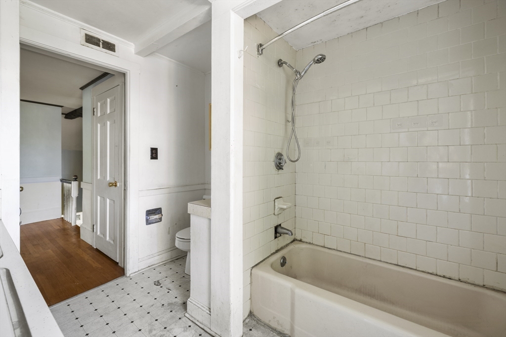 33 Congress St Property Photo 16