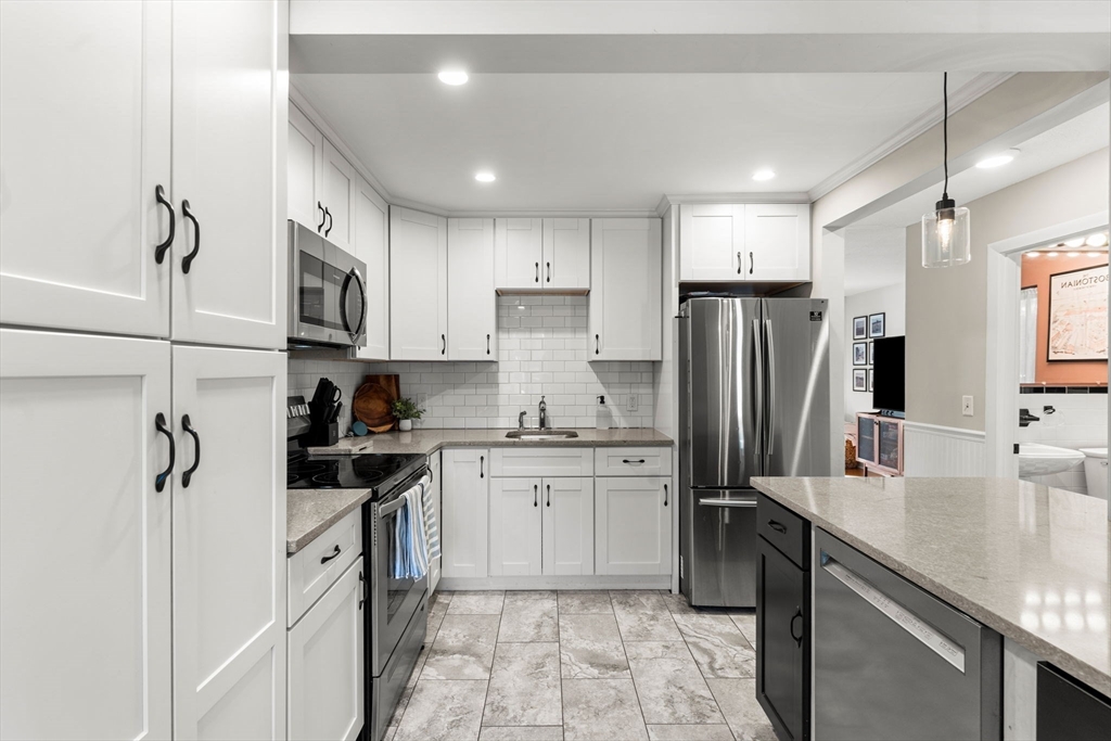 30 Glen Devin St. # 30 Property Photo 6