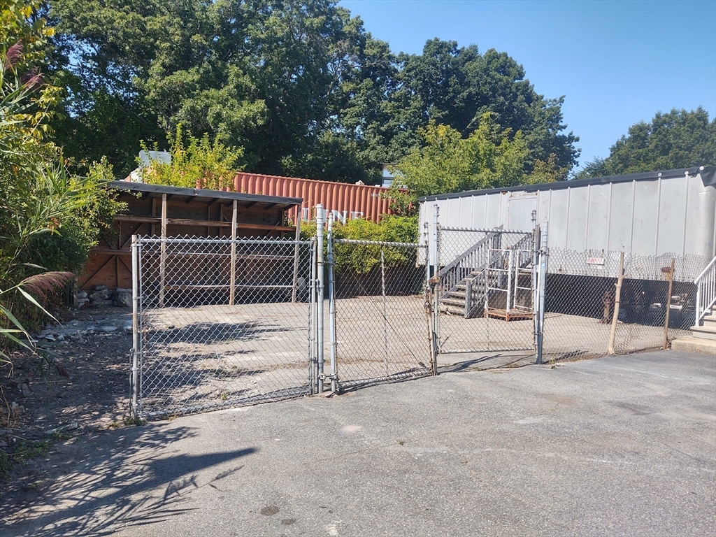 170 Main Property Photo 3