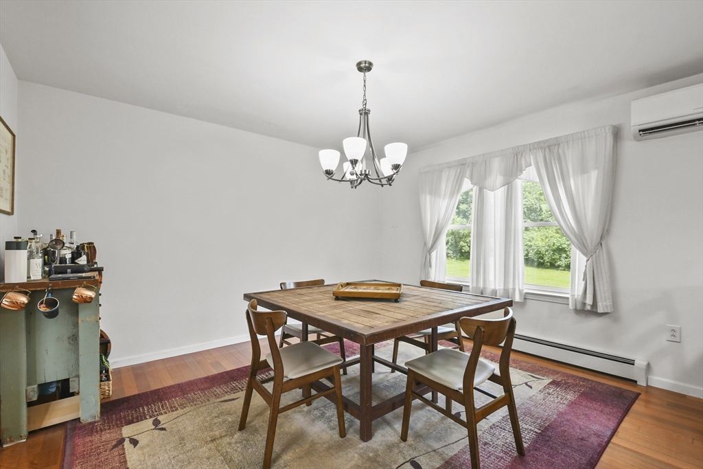 147 Richmond St Property Photo 8