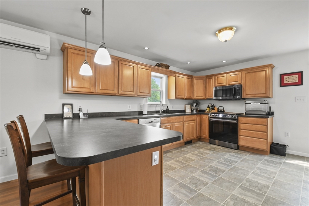 147 Richmond St Property Photo 10