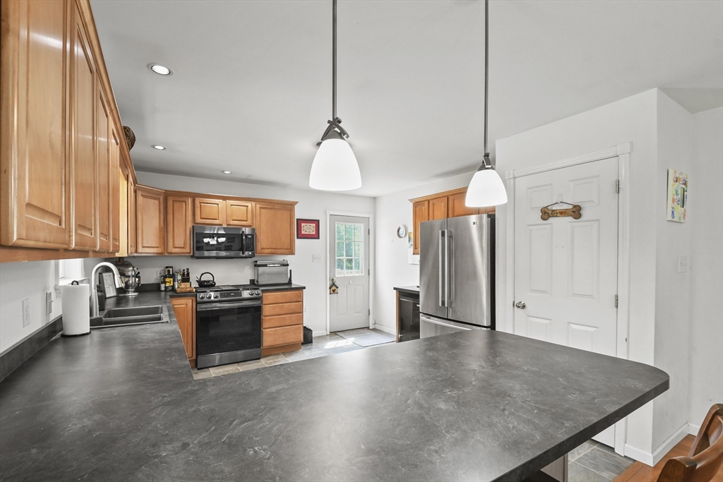 147 Richmond St Property Photo 11