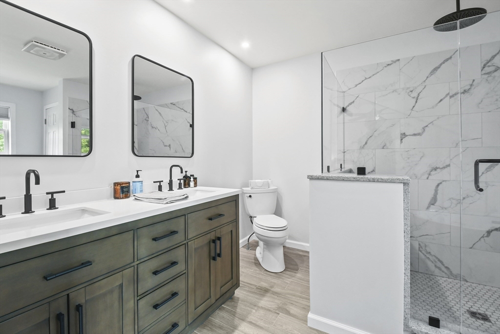 147 Richmond St Property Photo 18