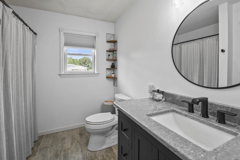 147 Richmond St Property Photo 25