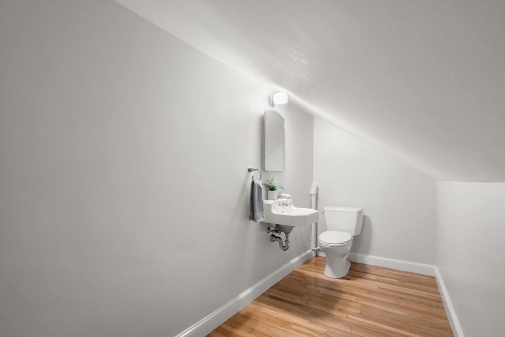 20 Taylor Road Property Photo 16